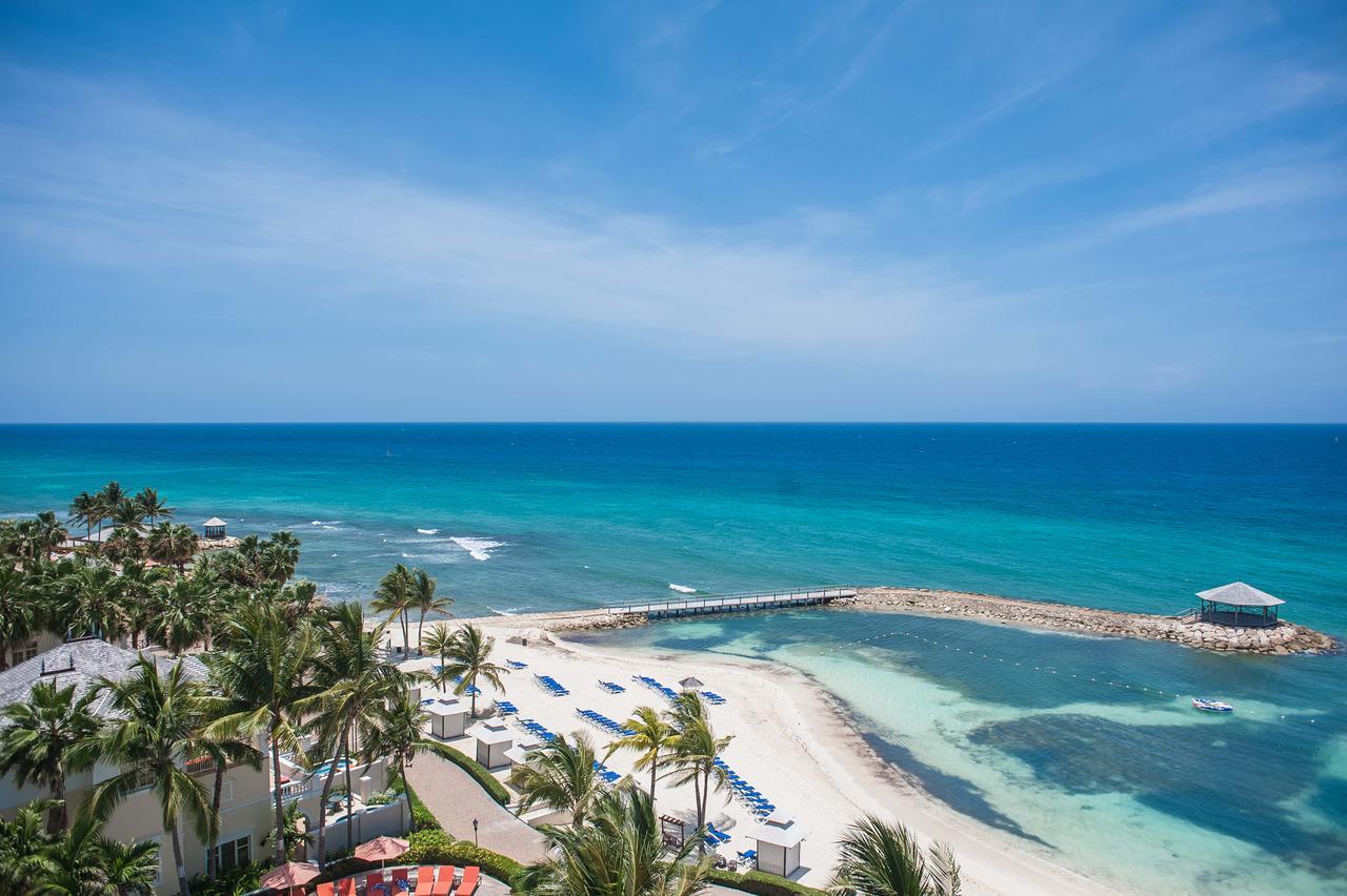 Palmyra Luxury Beach Condos مونتيغو باي المظهر الخارجي الصورة