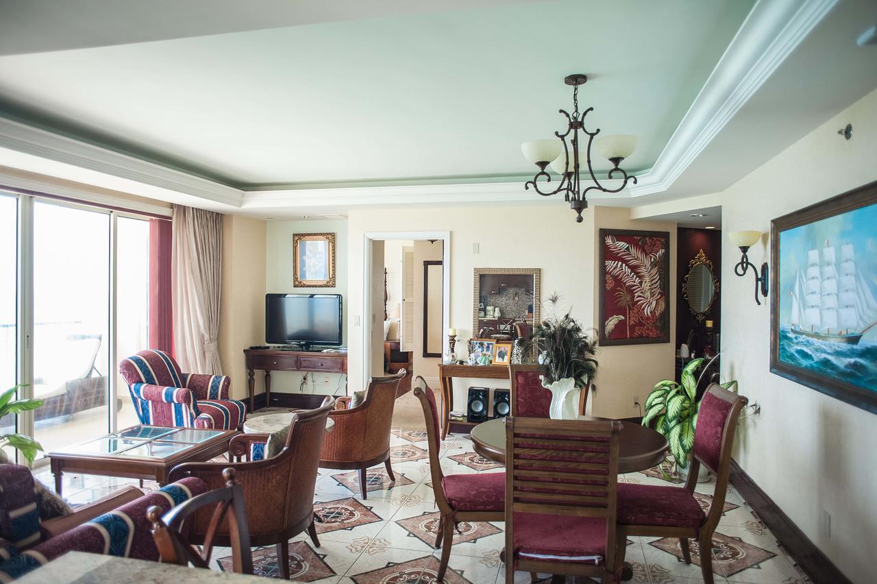 Palmyra Luxury Beach Condos مونتيغو باي المظهر الخارجي الصورة