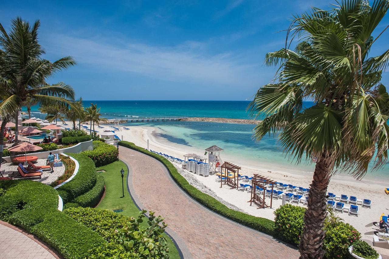 Palmyra Luxury Beach Condos مونتيغو باي المظهر الخارجي الصورة