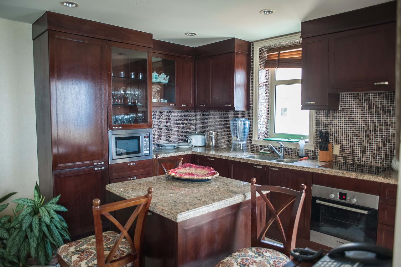 Palmyra Luxury Beach Condos مونتيغو باي المظهر الخارجي الصورة
