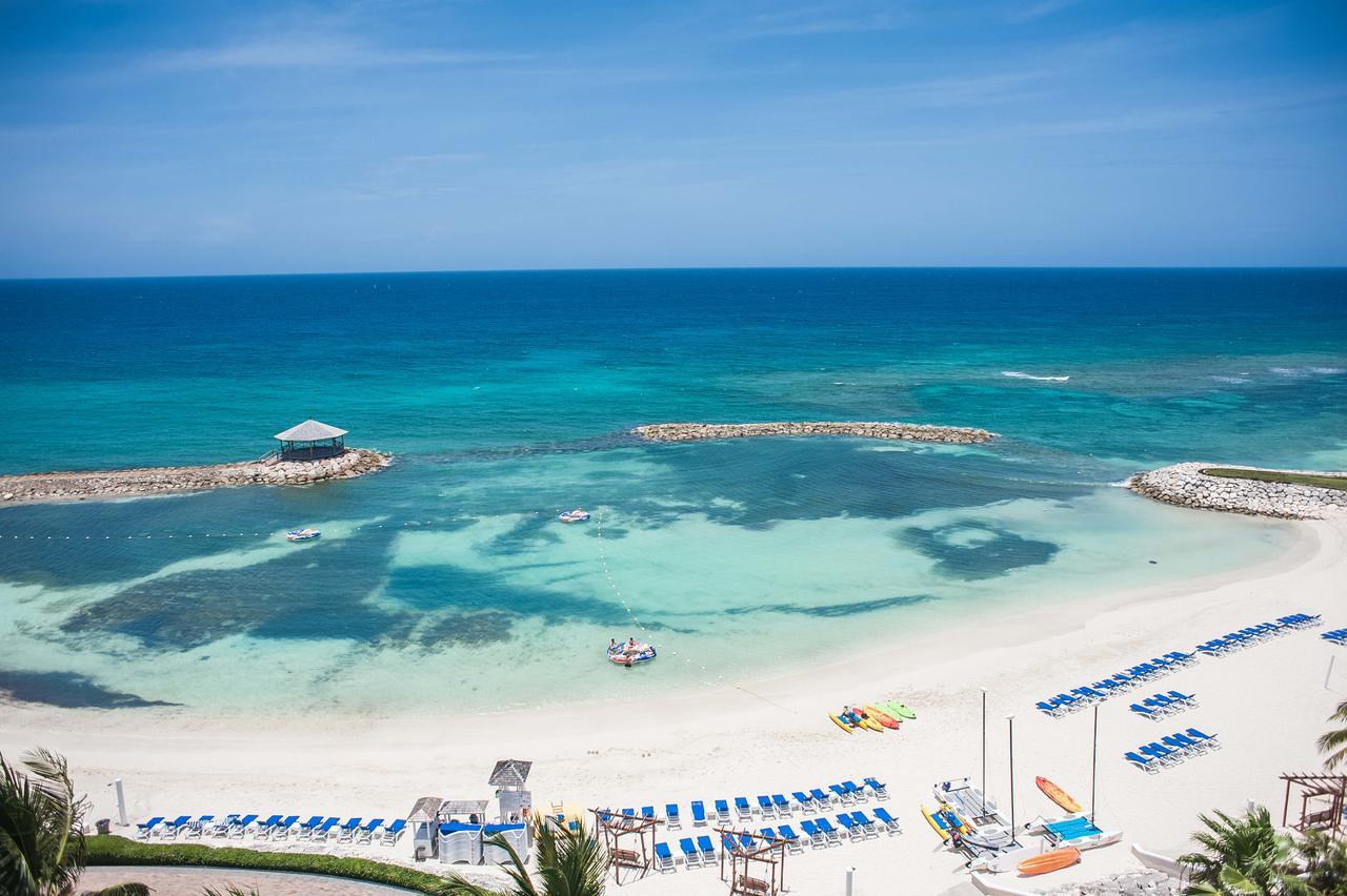 Palmyra Luxury Beach Condos مونتيغو باي المظهر الخارجي الصورة